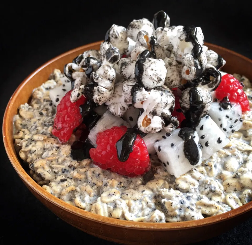 黒胡麻 oats with black sesame powder, paste, popcorn and more black sesame paste|coxiella24さん