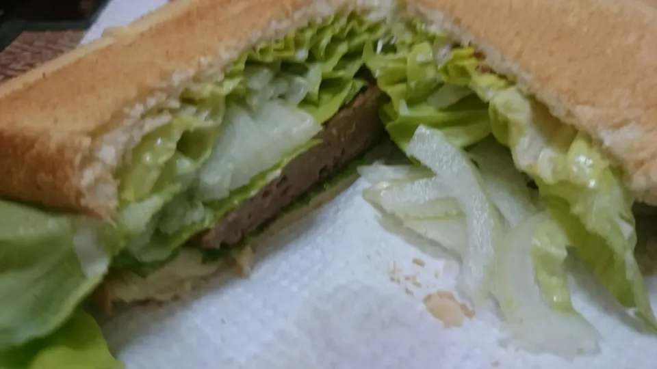 Snapdishの料理写真:ハンバーグサンドイッチ|まぐろさん