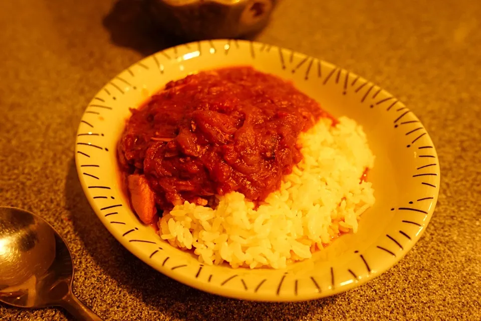 飴色玉ねぎから作る、完熟トマトと鶏ささみのレッドカレー|ユキ❄︎ミライさん