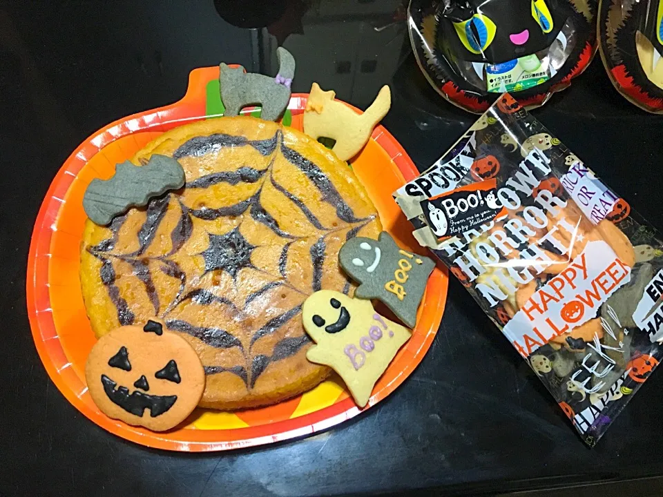 Snapdishの料理写真:ハロウィンケーキ＆クッキー|やぎりんさん