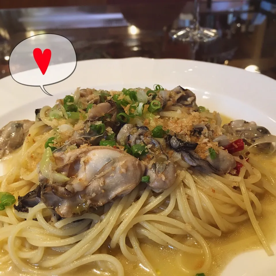 Snapdishの料理写真:越前にて能登牡蠣と葱のペペロンティーノー🇮🇹ʕ-̼͡-ʔ💞|七海さん