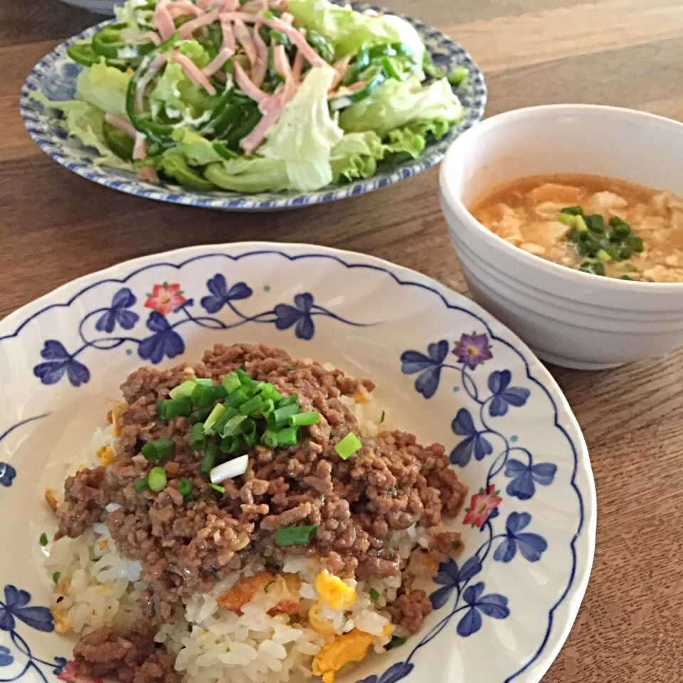 肉みそあんかけ炒飯＆酸辣湯＆ハムとピーマンのサラダ|ともえさん