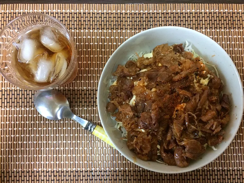 牛カルビ焼肉丼|ばーさんさん