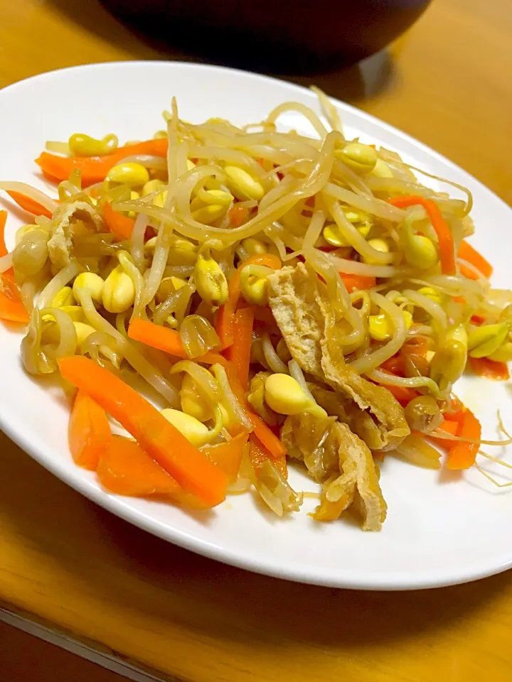 Yu Yu mamaさんの料理 大豆もやしの炒め煮  桜えび入れました😊😊😊|かななんさん