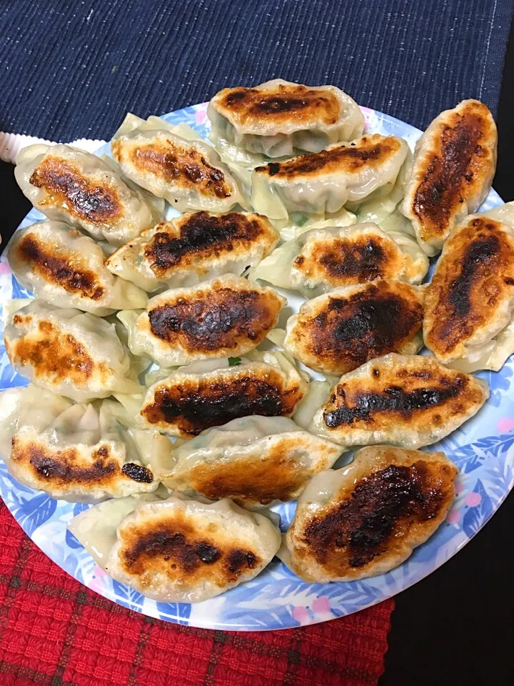 ニラとひき肉の餃子|くるみぱんさん