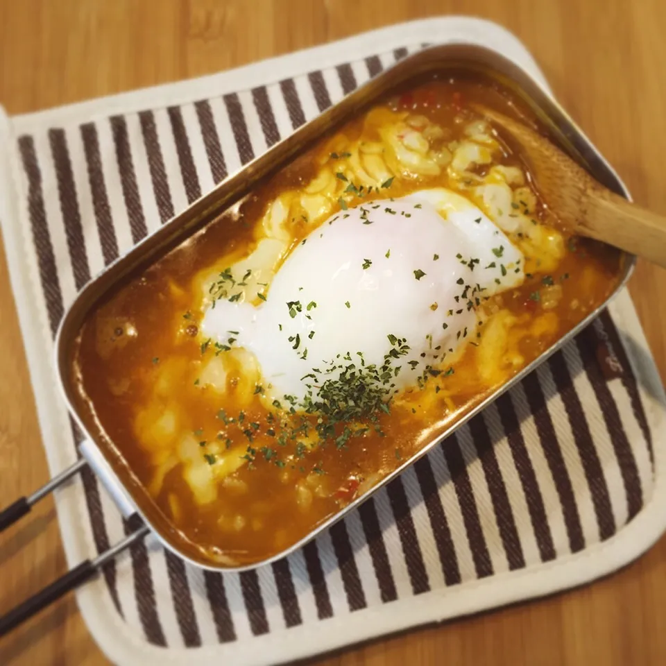 メスティンで
「温玉乗せキーマカレーリゾット風」|うっちーさん