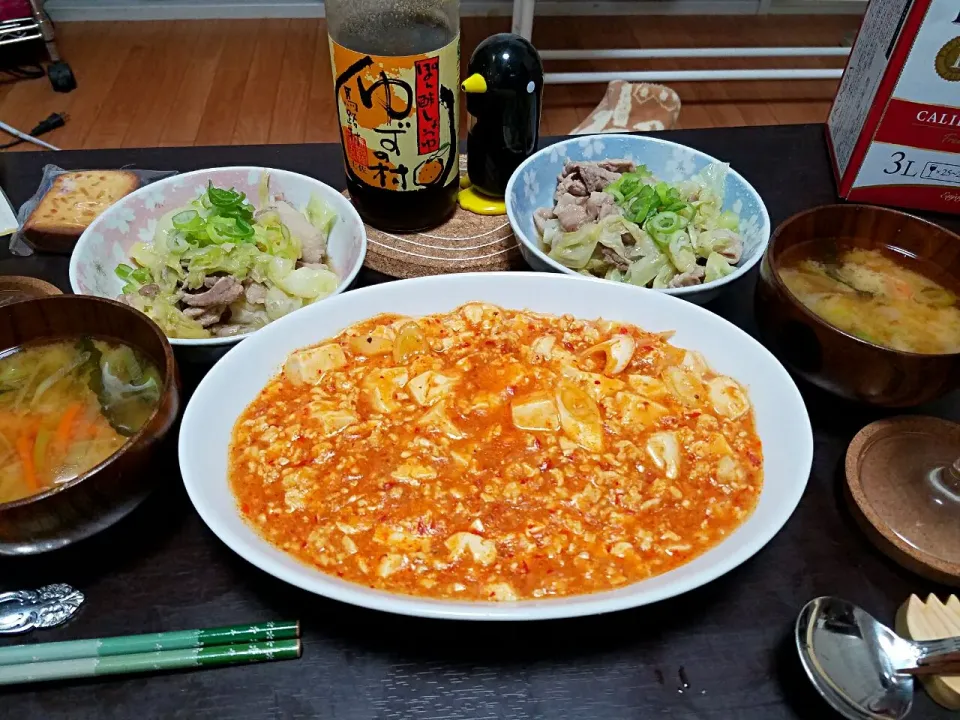 鶏ミンチで麻婆豆腐♥豚とキャベツの重ね蒸し♥お味噌汁|みーさん