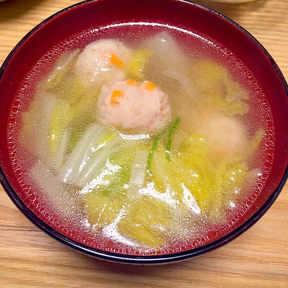 Snapdishの料理写真:白菜と肉だんごの鶏ガラ中華スープ|yummさん