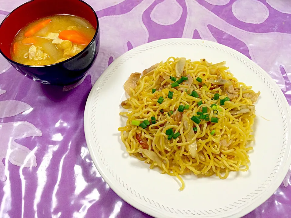 塩焼きそば、根菜のお味噌汁|melocoton52421230さん