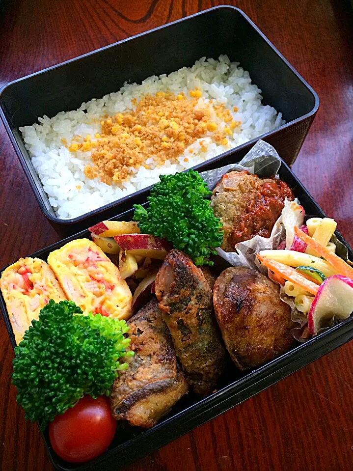 Snapdishの料理写真:ブリのバターソテー弁当|二キィさん