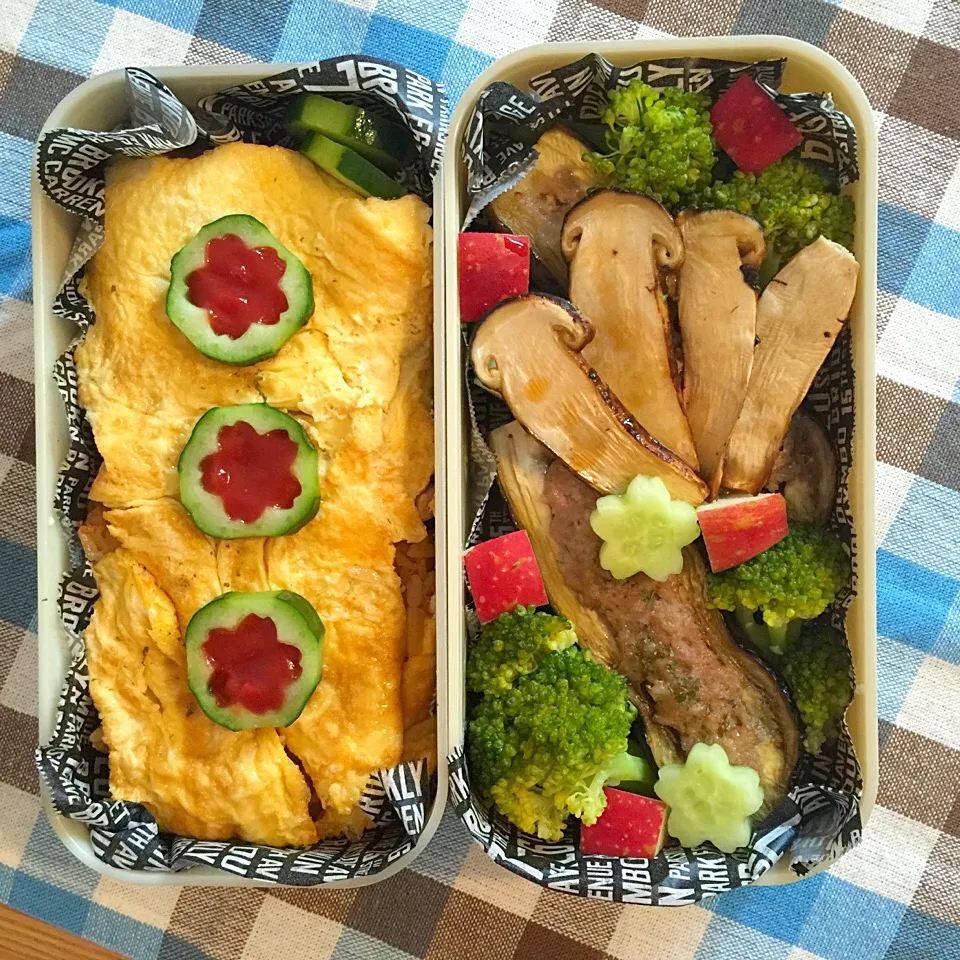 Snapdishの料理写真:高級松茸お弁当になぜがオムライスお弁当
珍貴的松茸與蛋包飯搭配的奇怪組合便當|Doris Tarotさん