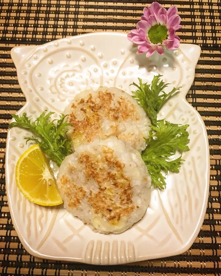 Tomokoちゃんの料理 ハンペンと蓮根のチーズ焼き💗|nononkoさん