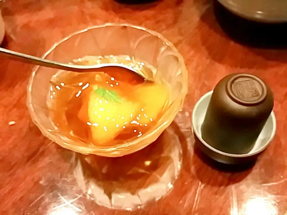 Snapdishの料理写真:季節デザート柿&ティー　persimmon dessert and tea #seasonal　#Dessert #autumn|nene_rozieさん