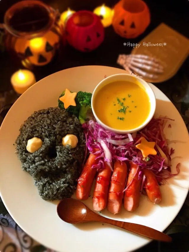 Snapdishの料理写真:ハロウィンプレート♡イカスミピラフなど|さやかさん