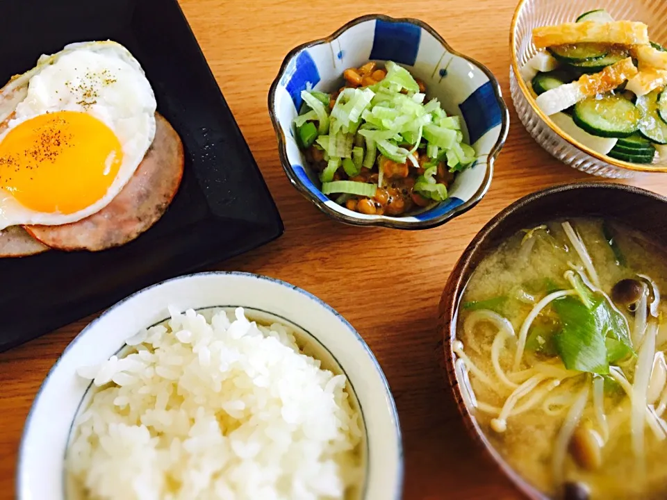 休日ゆっくり朝ごはん|はるるんさん