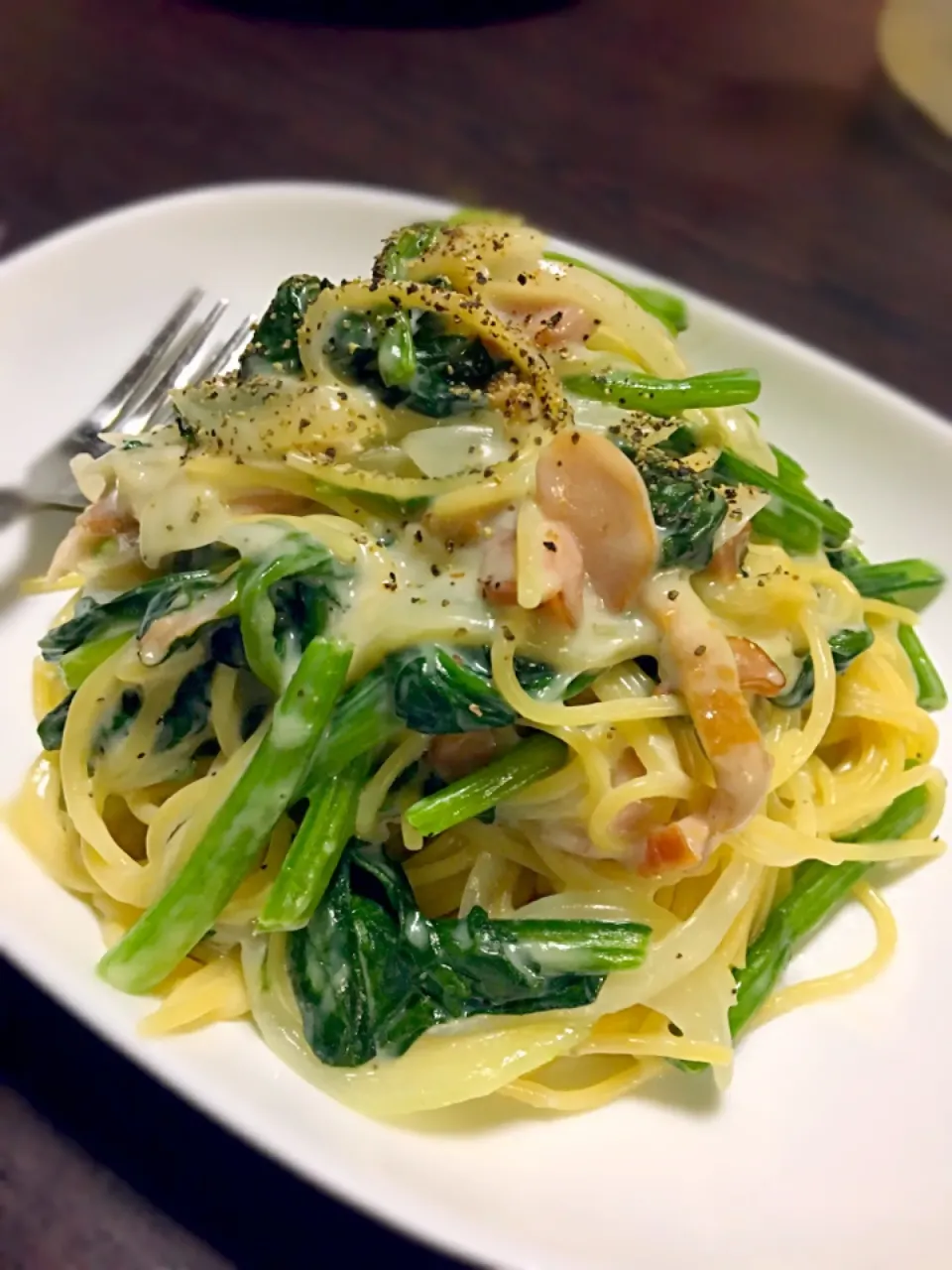 スモークチキンとほうれん草のクリームスパゲティ|おおつか さよりさん