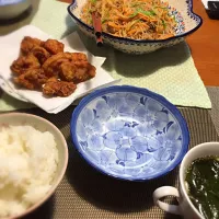 Snapdishの料理写真:チャプチェ、わかめスープ、鶏から揚げ|Kei  Nakazawaさん