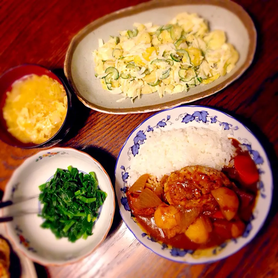 ハンバーグカレー、ポテトサラダ、ニラのお浸し、白菜と卵のお味噌汁|_tsvietさん