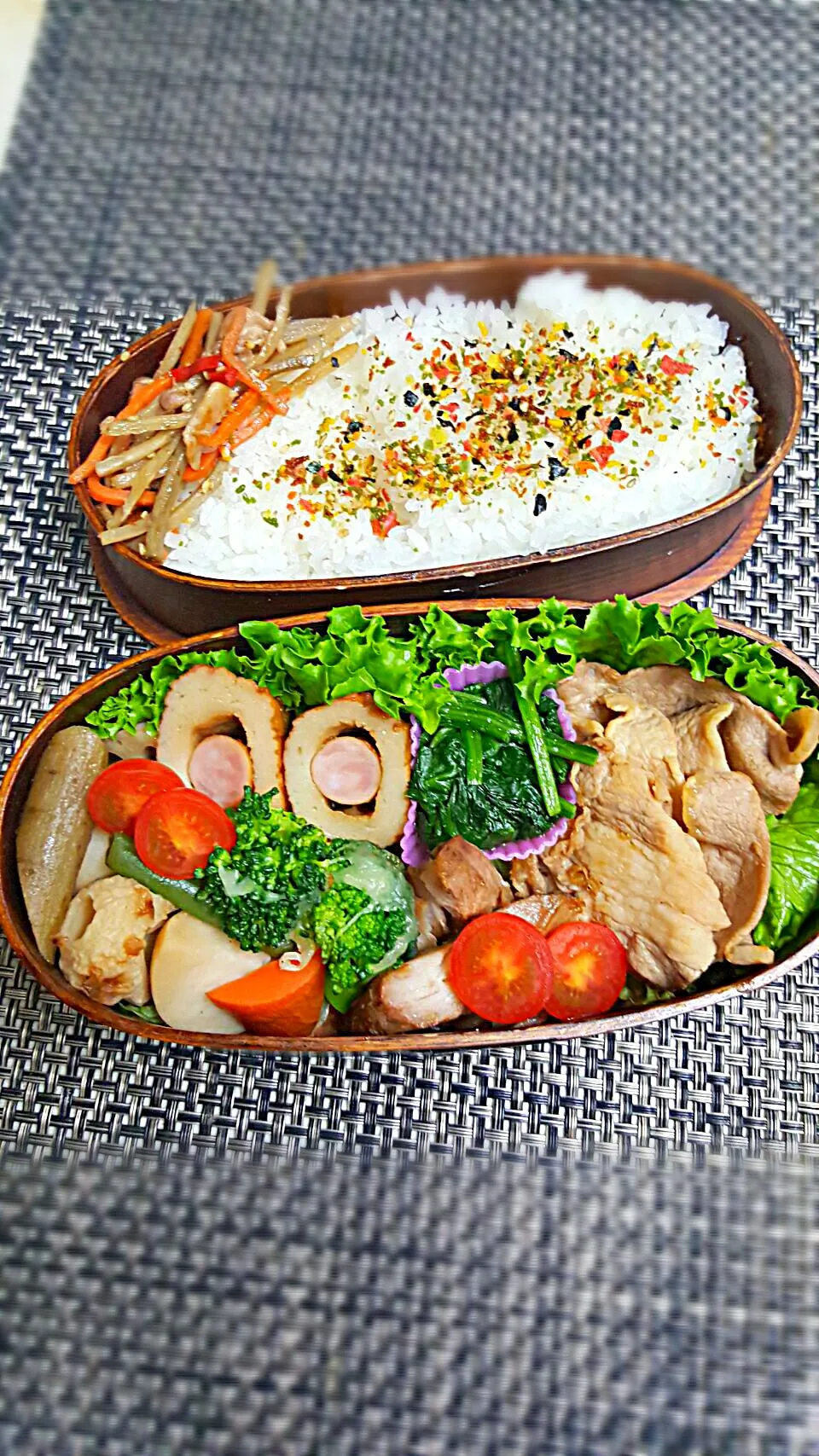 Snapdishの料理写真:今日のお弁当🎵　しょうが焼き～～🐷🐷🐷|クッキングオヤジさん