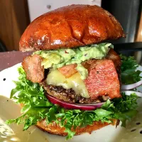 Snapdishの料理写真:Homemade Whole Wheat Brioche Beef Burger with the Shake Shack sauce, Strong Cheddar Cheese, Bacon and Avocado Dip
＊全粒粉ブリオッシュ100%ビーフバーガー "シェイクシャック"ソース