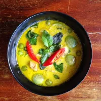 Snapdishの料理写真:Green Curry with Chicken|happyhungryhoursさん