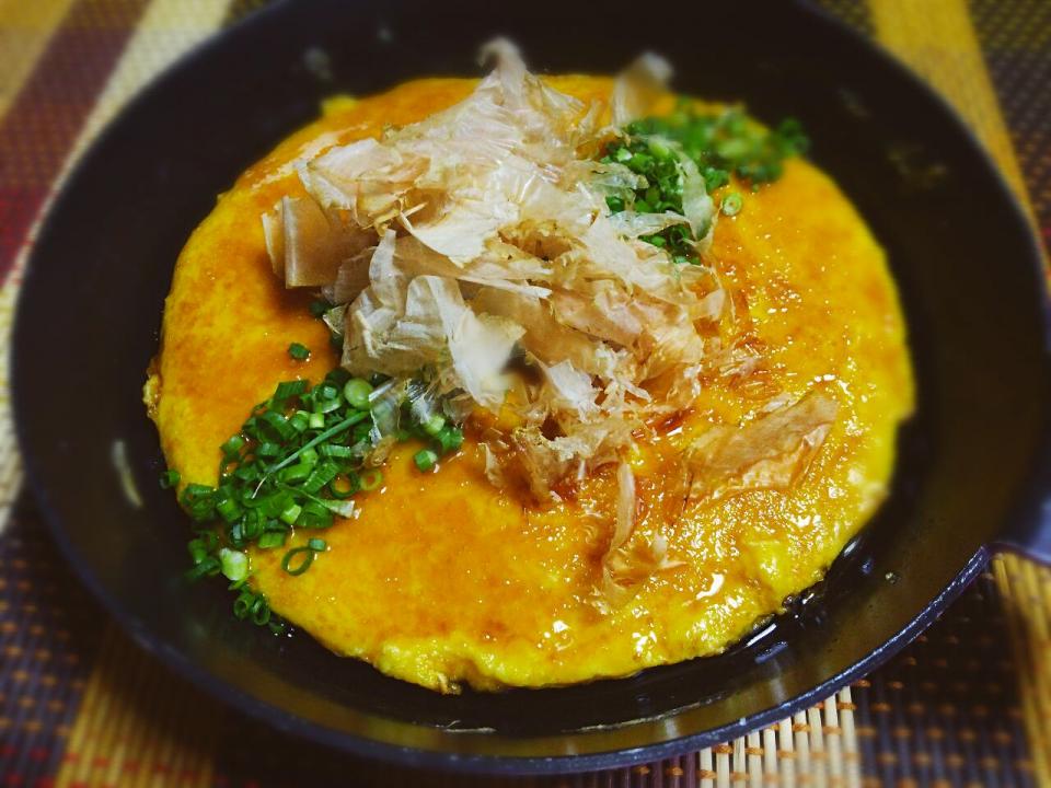 山芋鉄板焼き～🎵 卵でふわっとね。