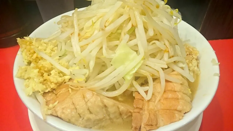 用心棒 の ラーメン＋豚1枚＋ニンニク＋ショウガW＋ヤサイちょい ＠神保町16123|大脇さん