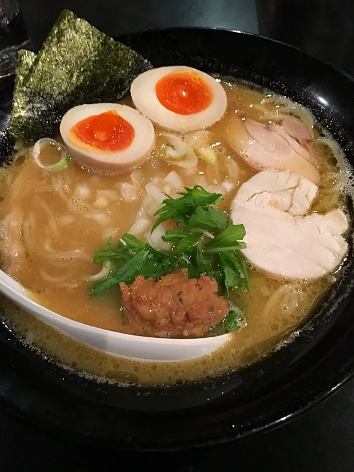 武一の濃厚鶏骨醤油ラーメン＠関内|Yasuhiro Koikeさん