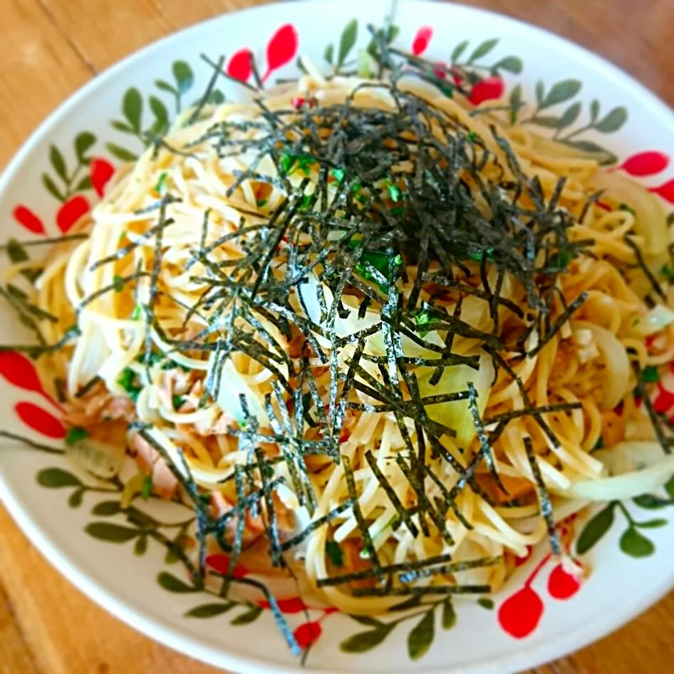 ツナと玉ねぎの和風ペペロンチーノ
 #和風パスタ #ペペロンチーノ|kossyossさん