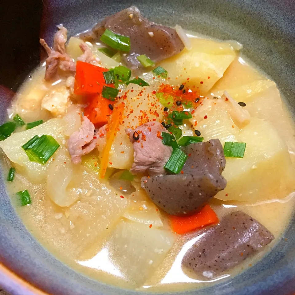 Snapdishの料理写真:深夜食堂の料理帖のレシピで豚汁|カウンター嬢さん