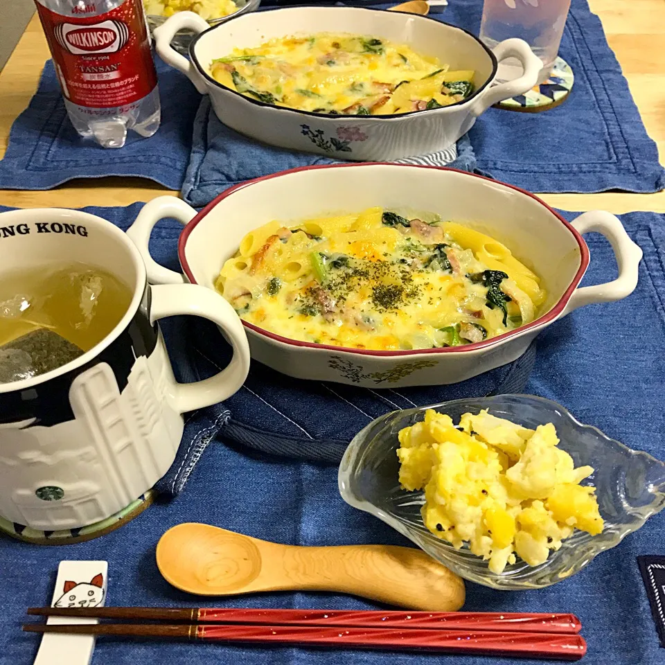 グラタン
カリフラワー入りポテトサラダ
黄色い夕飯⭐️笑
インカのめざめ本当に甘いー！|とよよさん