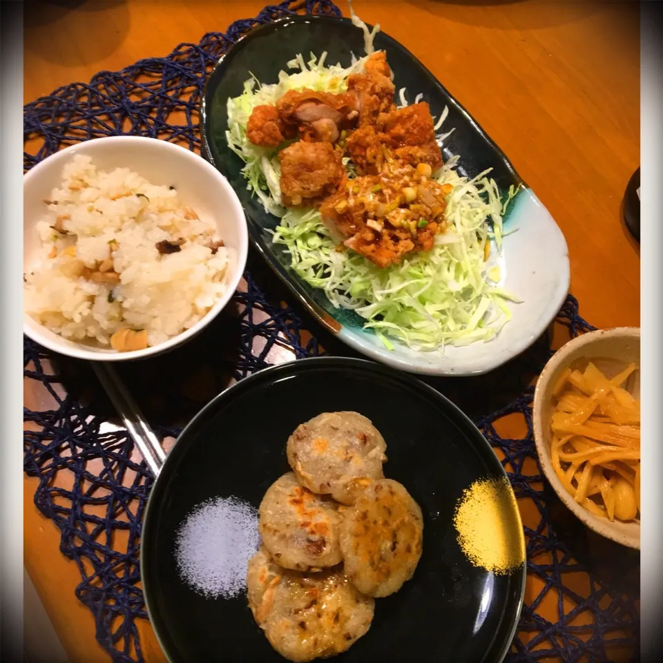 今日の夕飯w
油淋鶏
大根餅、マコモダケ炒め、炊き込みご飯|Yuka Yasudaさん