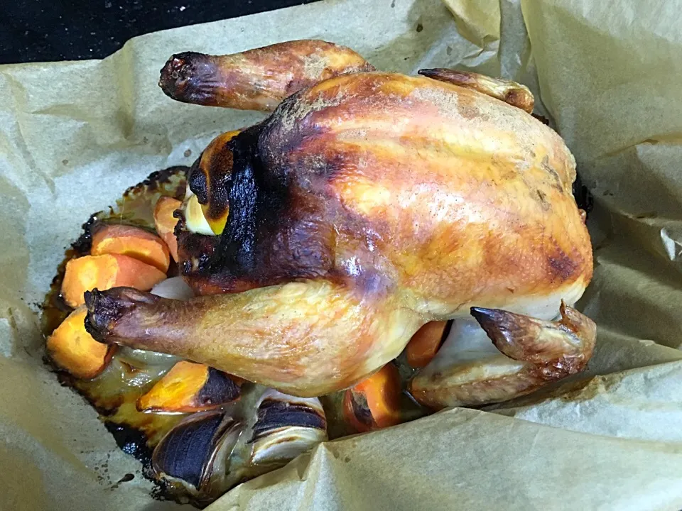 Snapdishの料理写真:Roast chicken with honey, lemon and garlic|Ong Sor Fernさん