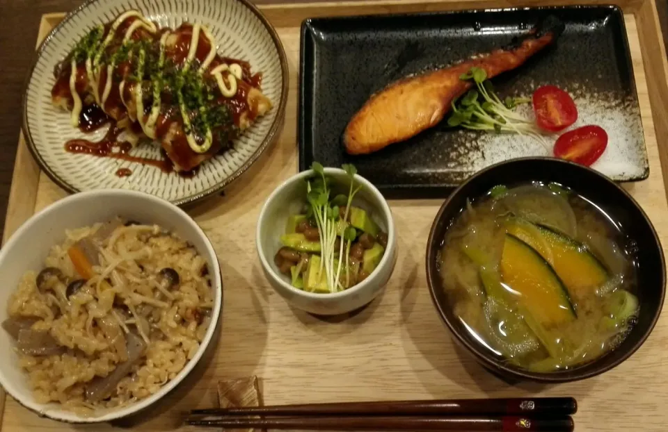 炊き込みご飯定食|骨付きチキンさん