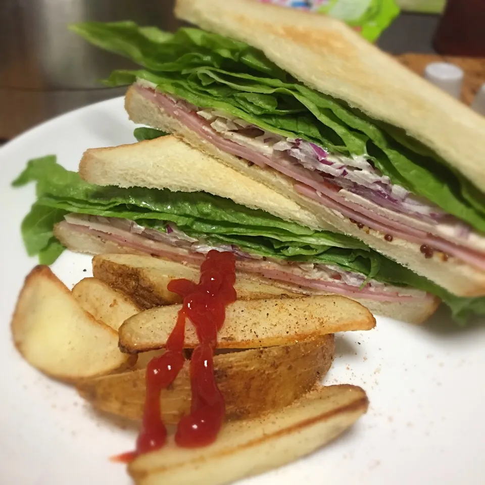 休日の朝は久々サンドイッチ🍞|にょんにいさん