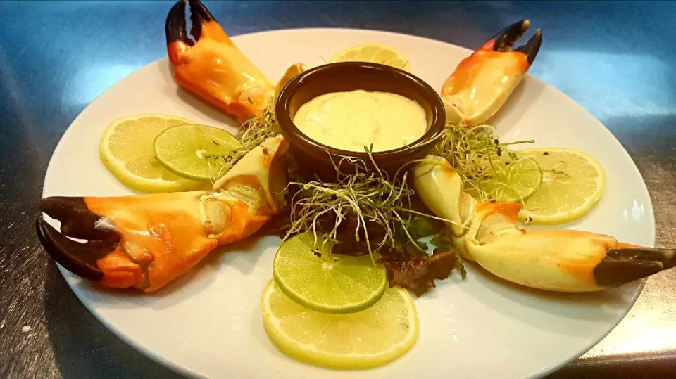 stone crab with mustard sauce..|chef Charlesさん