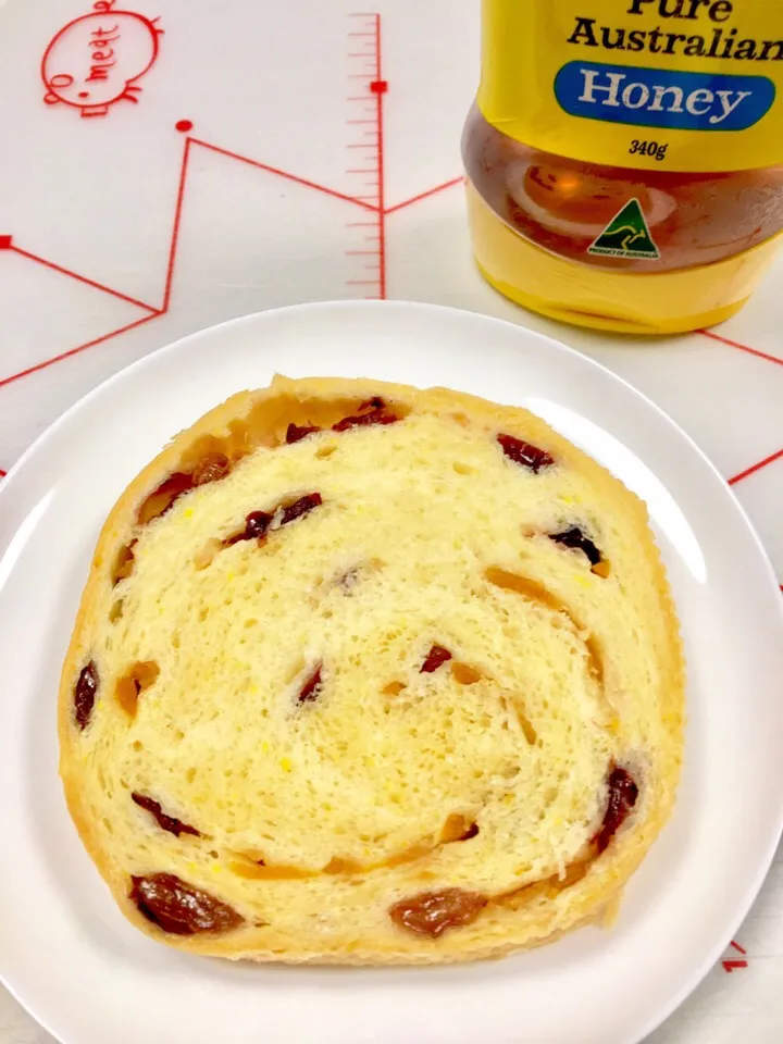 Cranberry-Raisin-Orange Breakfast Bread|gonbenさん