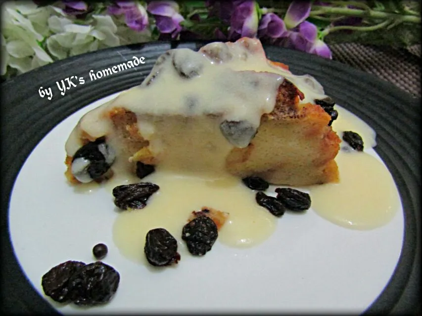 Bread Pudding with Egg Custard and Raisin.. so yummy 👌😋
 @syariefkamal78|Made Yeniさん