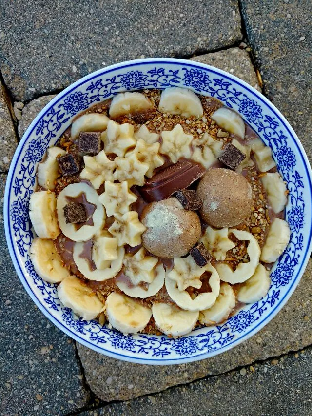 chocolate banana Smoothie bowl|paulaさん