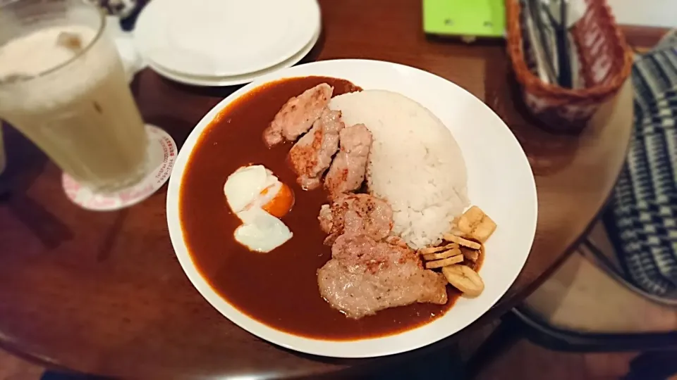 山形鶴岡 あつみ温泉 足湯カフェチットモッシュ 桜美豚の温海嶽月見カレー|ミナミ ヒロヤさん