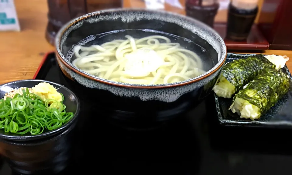 ランチはまた麺類
竹内製麺所の
「釜あげ&天むす」|muutさん