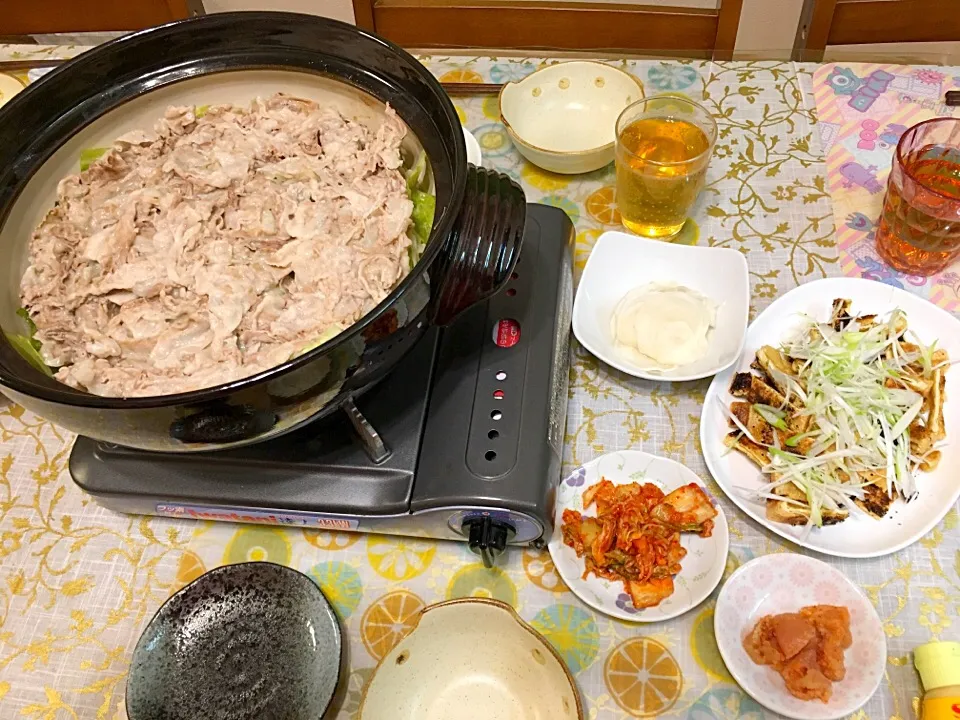 野菜たっぷり蒸ししゃぶ、揚げ焼きネギのせ、カブ漬け|kumi♡さん