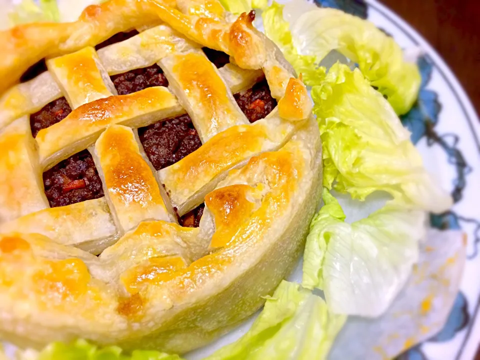 Snapdishの料理写真:スパイシー ミートパイ😋🍴|ゆぅさん