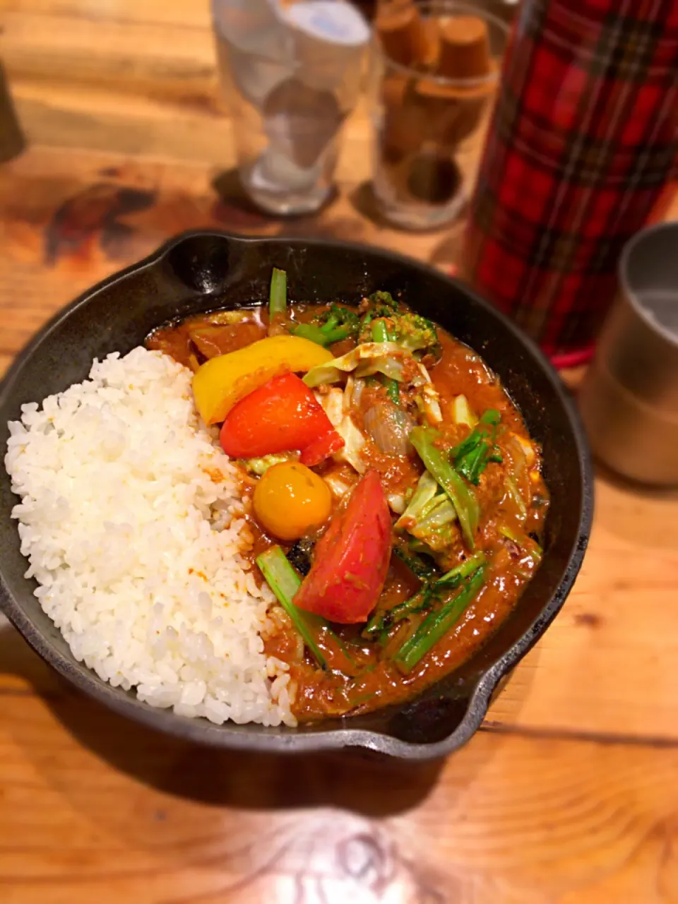 野菜を食べるカレー キャンプにて。|うーろんさん