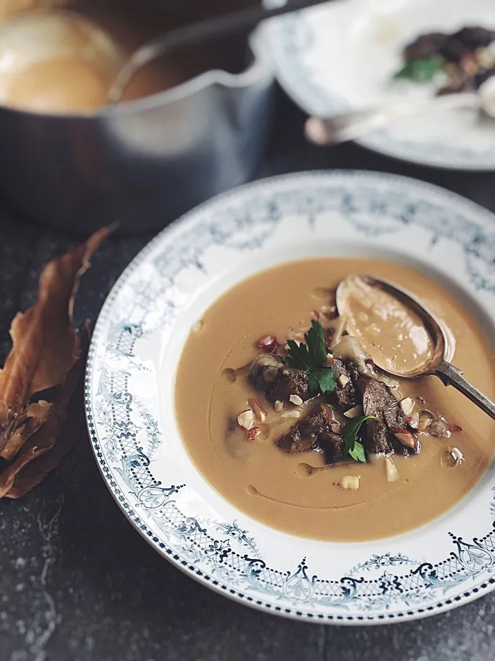 Chestnut soup with marinated cèpe and hazelnut|rick chanさん