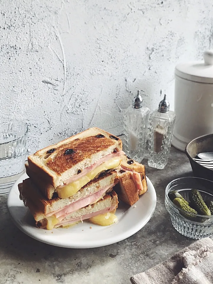 Grilled ham and cheese with raisin bread|rick chanさん