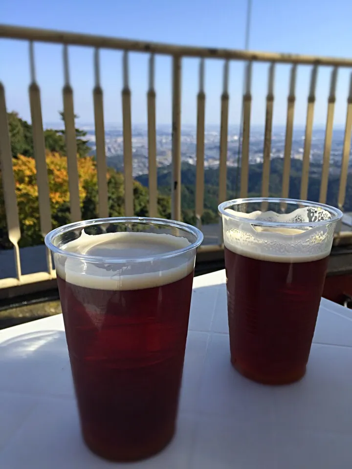 朝ビール🍻 高尾山にて。山登りのあとのビールは美味い❤️|リュカさん