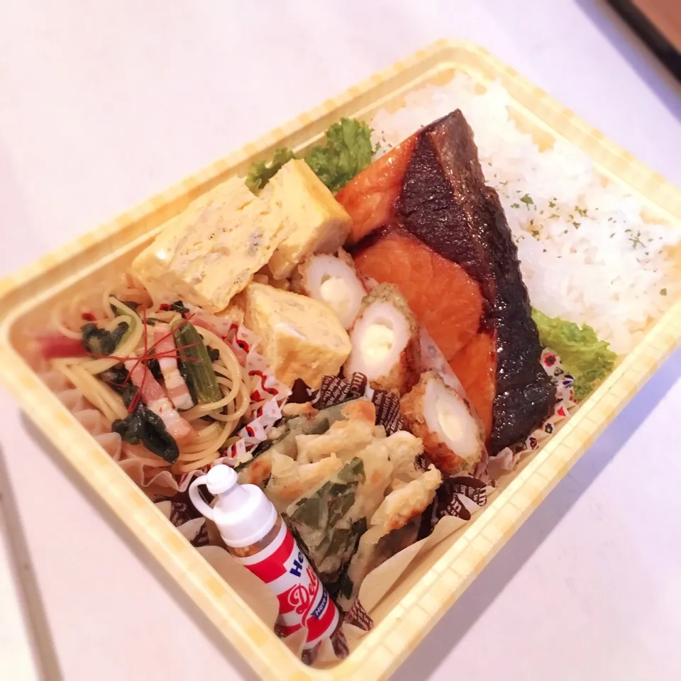 Snapdishの料理写真:ぶりの照り焼き✩⃛お弁当|융태지ෆ⃛さん