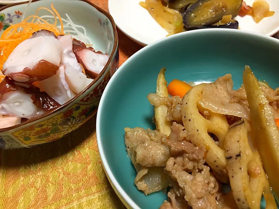 Snapdishの料理写真:杜仲茶豚と根菜の煮物・たこさし・茄子にんにく炒め|Yuko Kisoさん