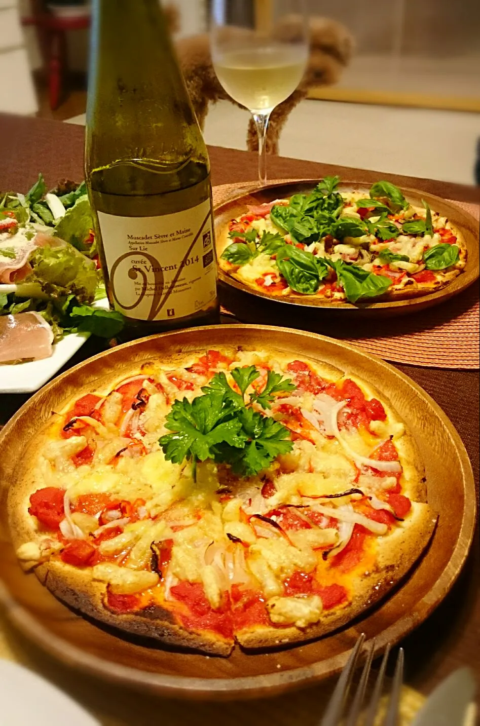 ピザ🍕で白🍷ミュスカデ(^o^)v|ナムナムさん